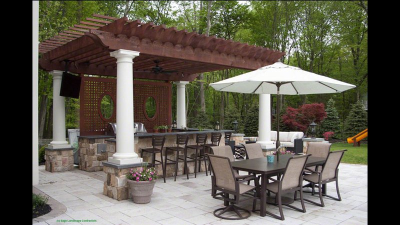 Choosing the Right Material for Patio Construction: Concrete or Natural Stone?