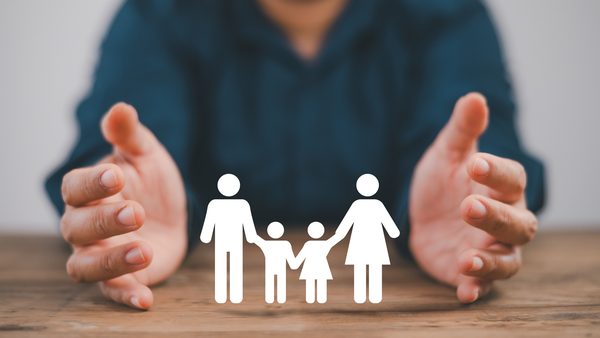 Term Life vs Whole Life Insurance: Which is Better for Private Family Banking?