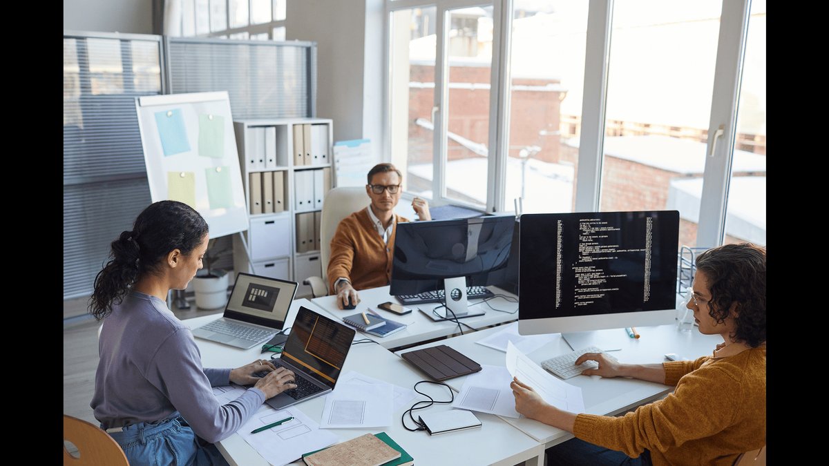 Best Time to Hire Fractional CFO | ARR Thresholds for SaaS Growth Funding