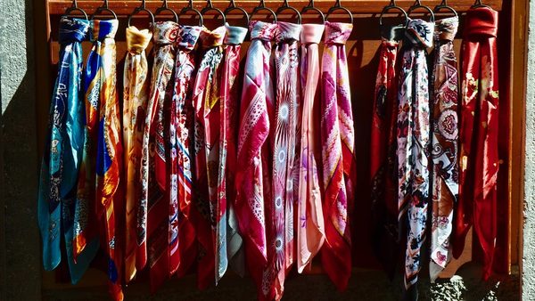 Comparison Of Silk Quality By Country Of Origin: Textile Consumer Guide Released