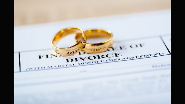 Divorce Mediation vs Litigation in Ontario: Which is Appropriate for You