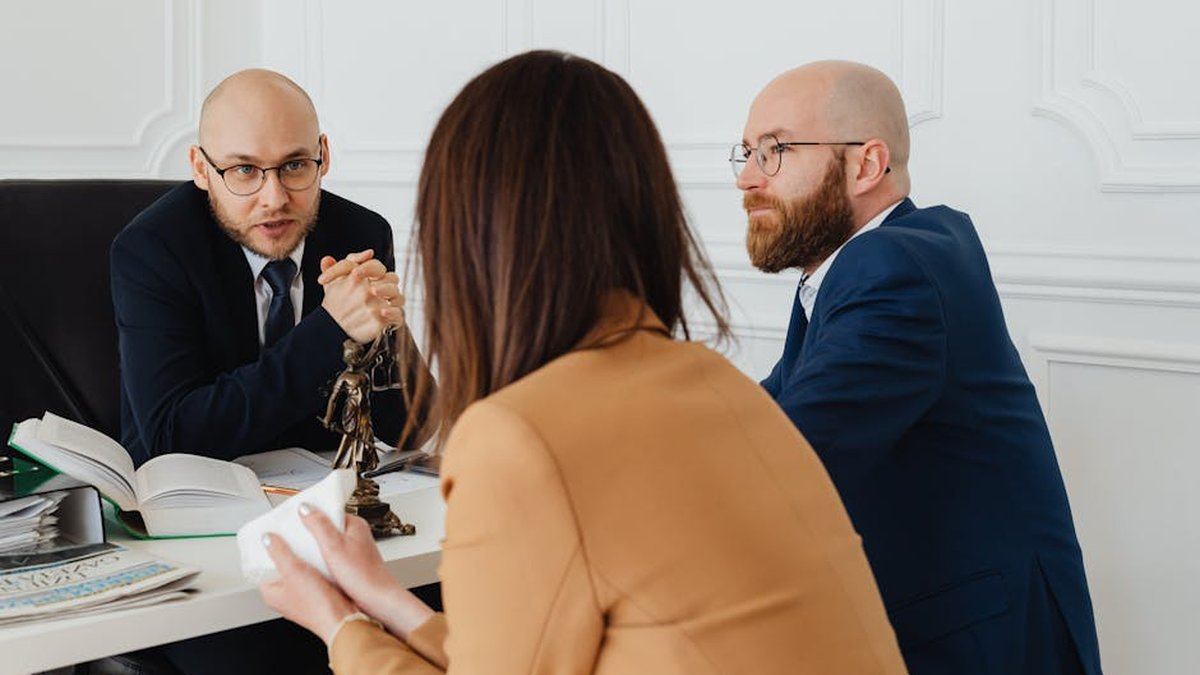 Improving AI Search Visibility For Law Firms: Key AEO Strategies That Work