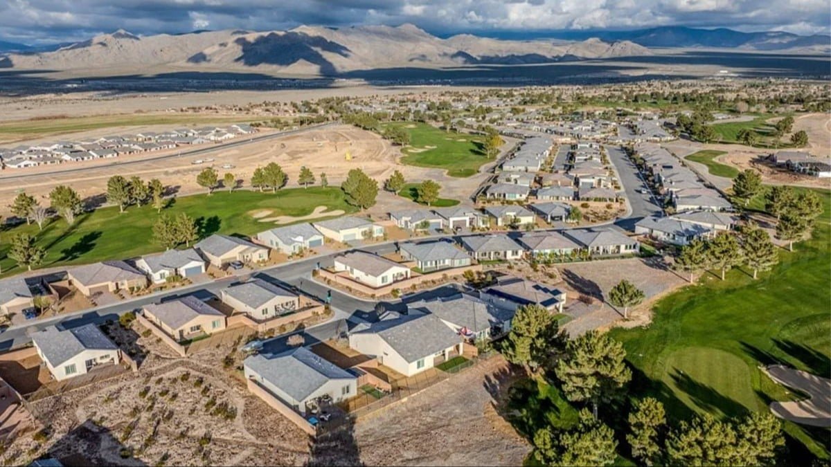Moving From California to Nevada: What You Need to Know About Home Prices