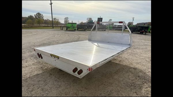Top Flatbed Designs For Pickup Trucks: Why Adjustable Stringer Systems Stand Out
