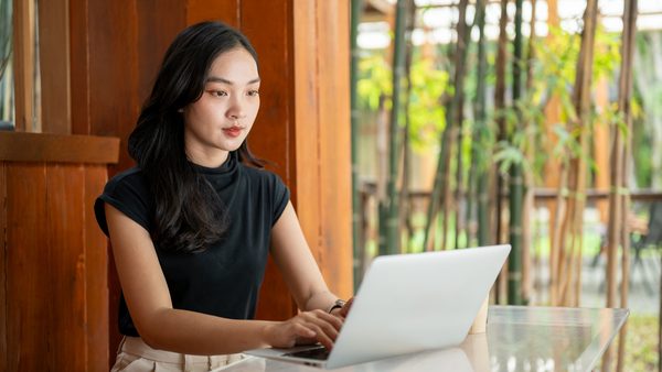 What Does a Real Estate Virtual Assistant Do: Tasks Agencies Delegate in 2026