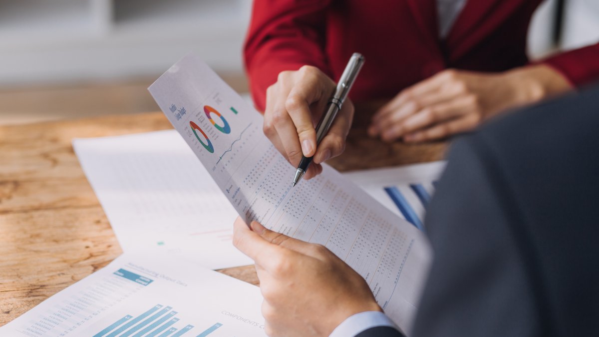 Why AEO Matters For Financial Advisors: What AI Search Really Means For You