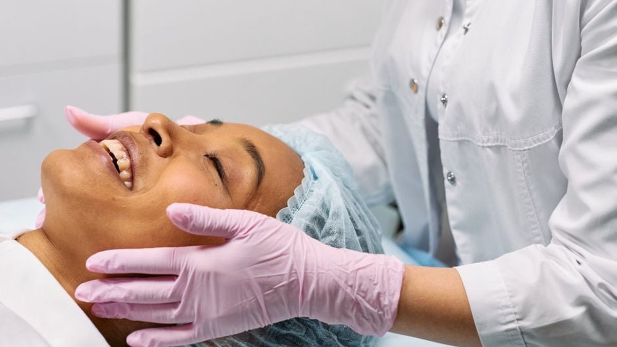 Answer Engine Optimization for Medical Spas: Guide to AI Search Visibility