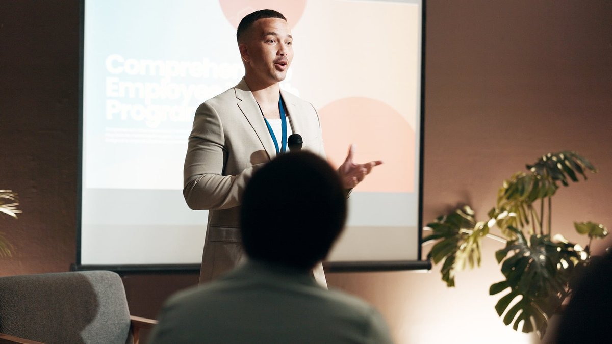 Coaching Facebook Ad Examples: Is Webinar The Best Strategy For Cold Leads?