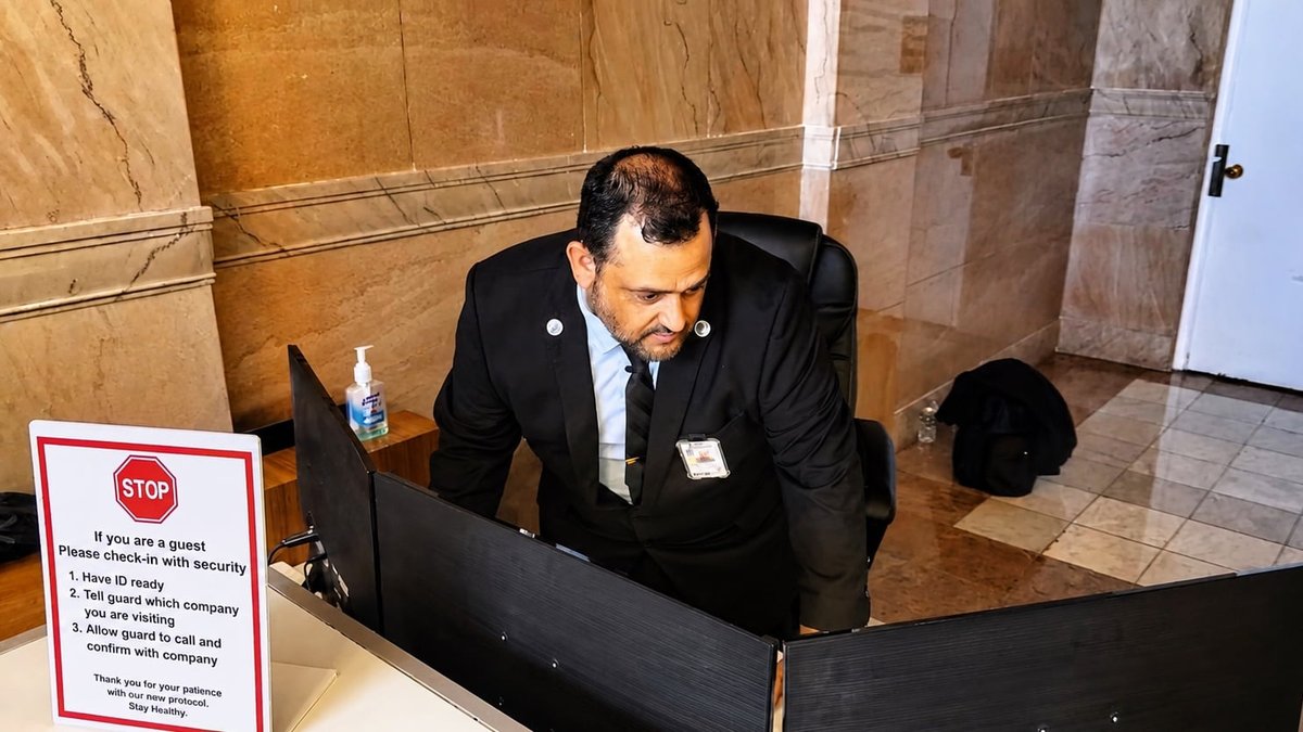 Concierge Security Guards vs. Traditional Lobby Guards | Boston Provider