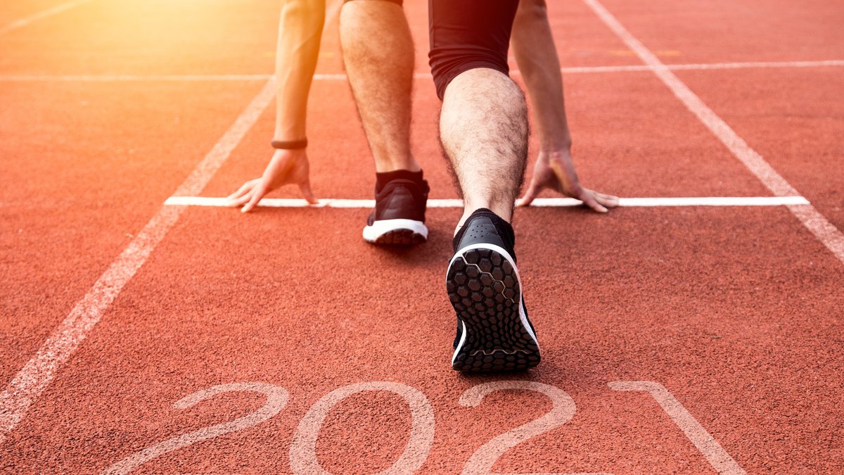 Foot Bathing For Athletes: Benefits For Injury Recovery & Relaxation Explained