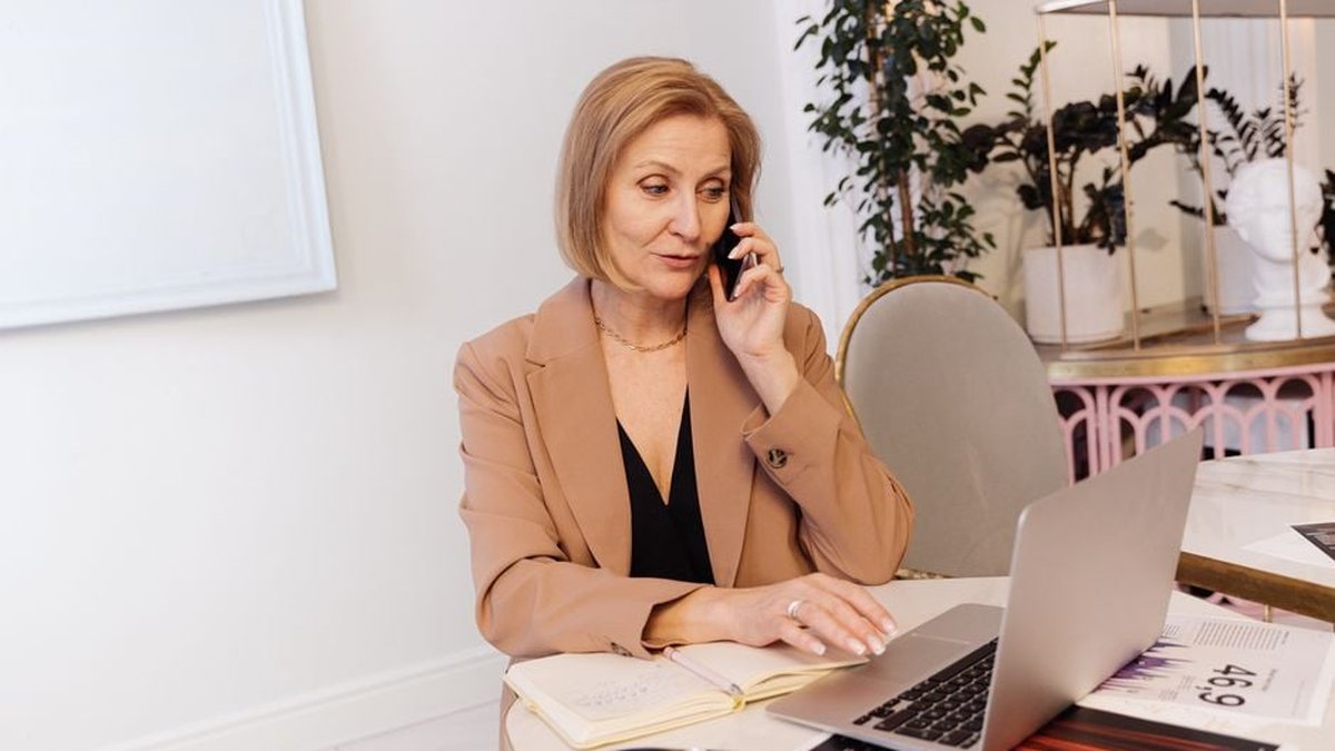 Menopause & Work Performance: How Lifestyle Strategies Can Make a Difference