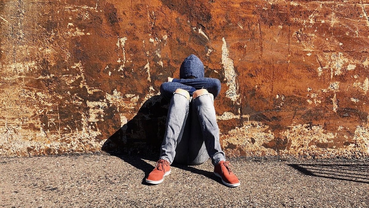 Warning Signs of Adolescent Suicidal Behavior: TX Mental Health Experts Weigh In