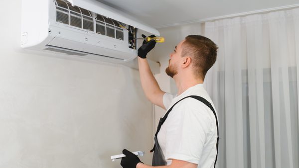 AC Repair Vs. Replacement: Texas HVAC Experts Explain Warning Signs & Factors