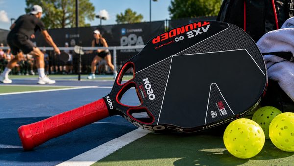 Best Pickleball Paddle Review: Is the KOBO THUNDER AXE worth spending $400?