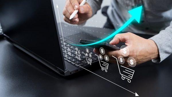 Facebook Retargeting: Ad Examples & Strategies For Effective Campaigns