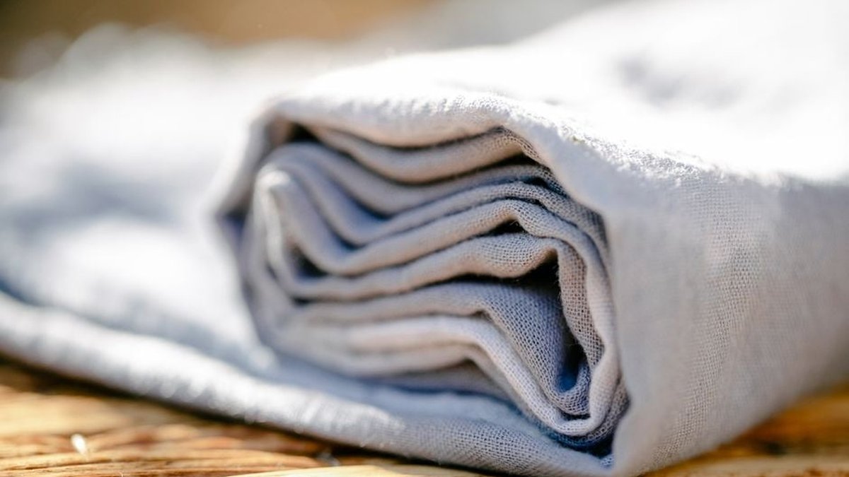 How to Style Denim-Linen Pants: Simple Tips for Effortless Summer Dressing