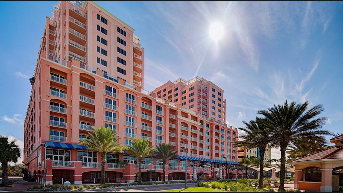 Hyatt Clearwater Beach Implements AC Cleaning SOP for 18% Energy Savings