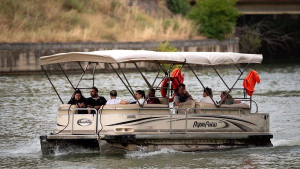 Lake Marion Tritoon & Pontoon Boat Comparison: Family Buying Guide Released