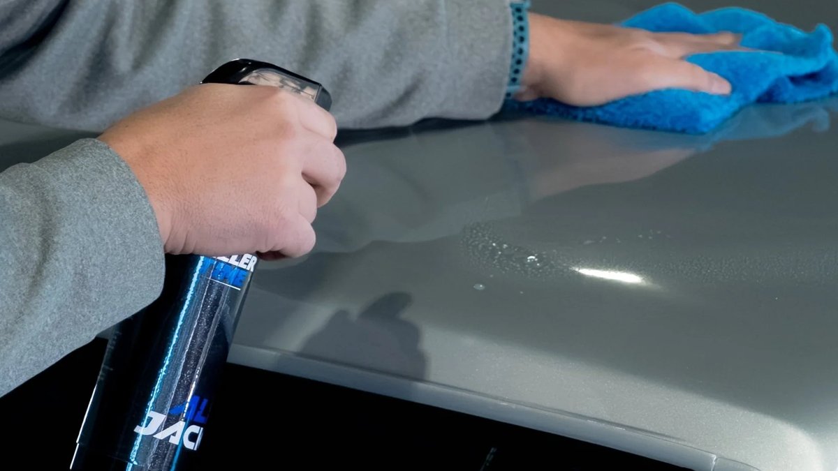 Multi-Surface Car Detailing Spray for Degreasing: No-Dye Product Range Expanded