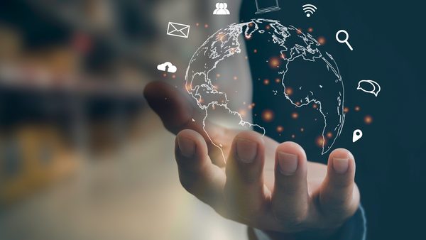 Press Release Headlines: Mistakes, AI Generators & Best Practices