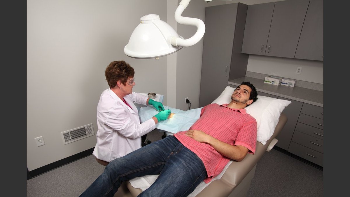 What Does Urgent Care Actually Treat? Bettendorf Experts Break It Down