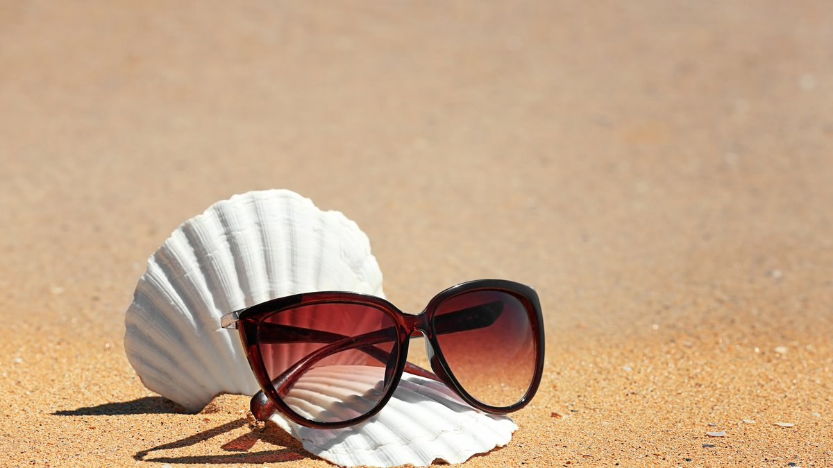 Bifocal Reading Sunglasses: How to Choose the Right Pair for Outdoor Use