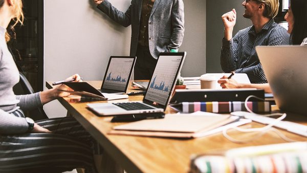 Commercial vs Consumer Collections: Key Regulatory & Strategic Differences