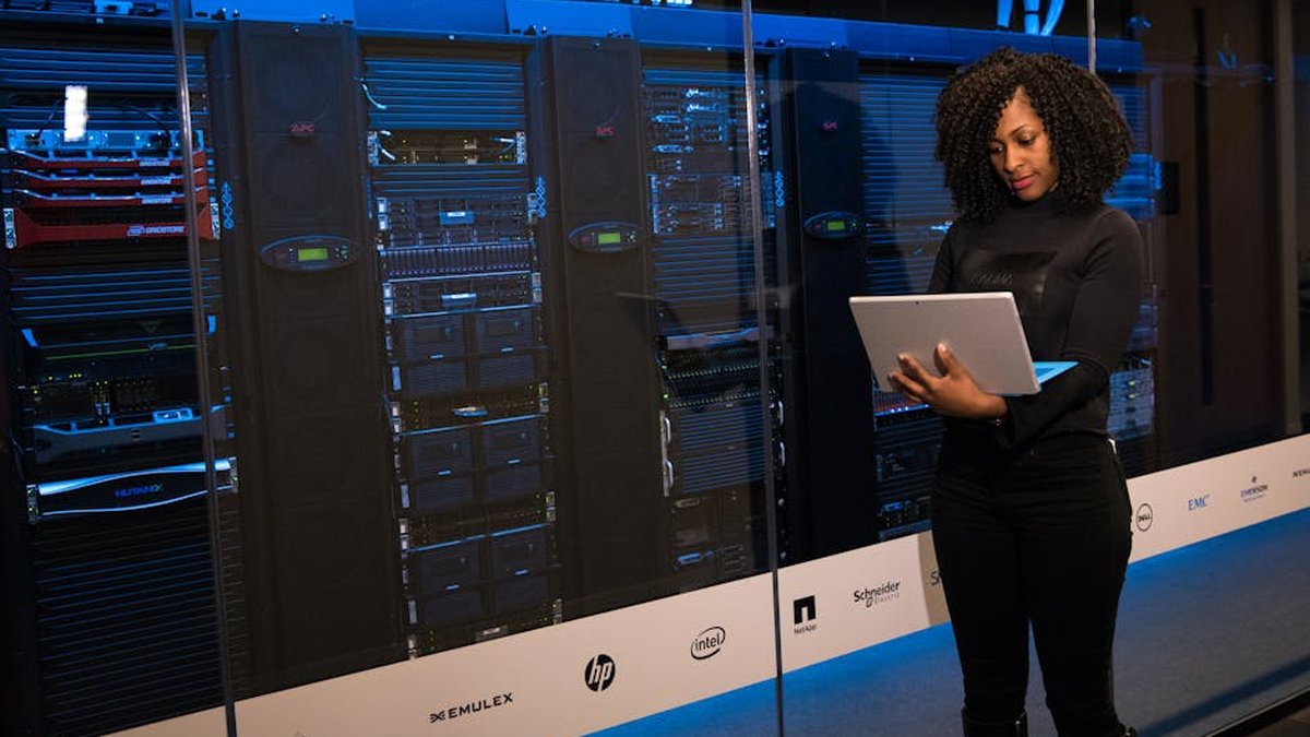 Huntington, IN Hybrid Cloud Infrastructure for SMEs: Benefits Guide Published