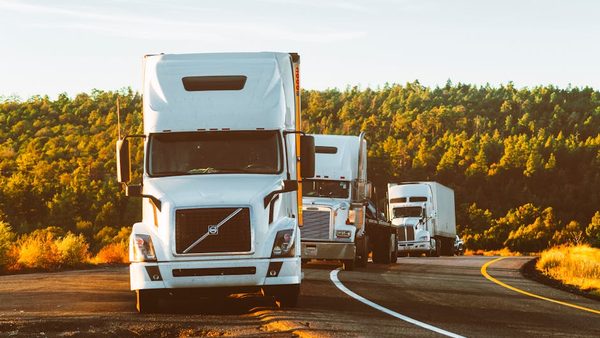 LTL vs. FTL Shipping: How to Choose the Right Freight Option for Your Business