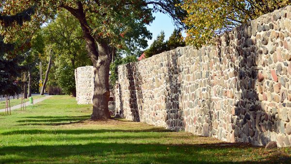 Middlesex County, NJ Retaining Wall Installation: Hardscaping Services Expand