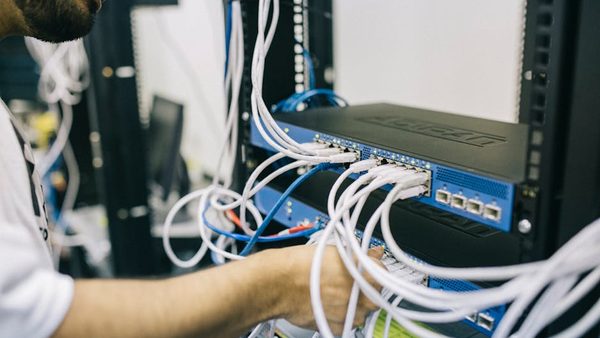 Small Business Network Setup in Canada: Routers, Switches & Firewalls Tips